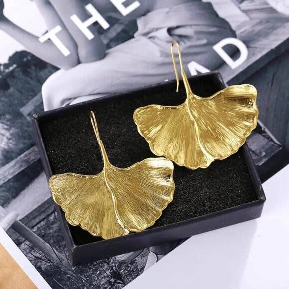 NWT Statement Hook Earrings Large Ginkgo Leaf 14K Plated Fairy Glam Festival - Picture 9 of 12